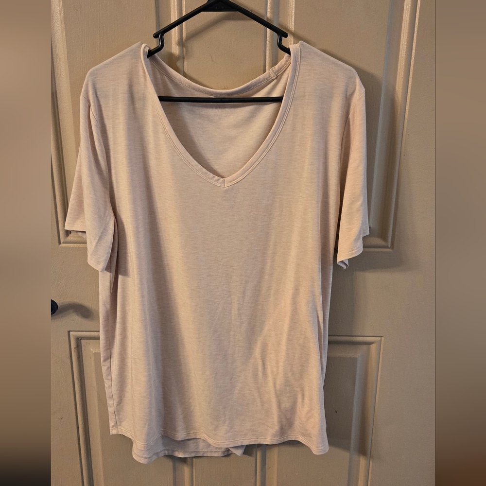 GAP Fit Cream Short Sleeve V-Neck Tee